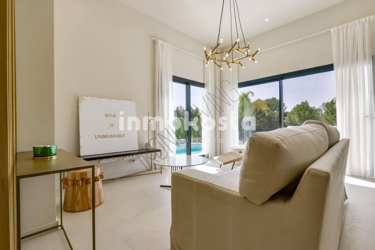 Chalet de 3 habitaciones en Finestrat en venta con piscina - 595.000 € (Ref: 9618000)