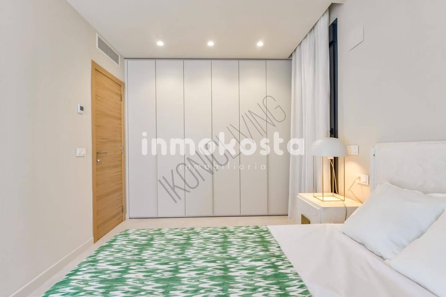 Chalet de 3 habitaciones en Finestrat en venta con piscina - 595.000 € (Ref: 9618000)