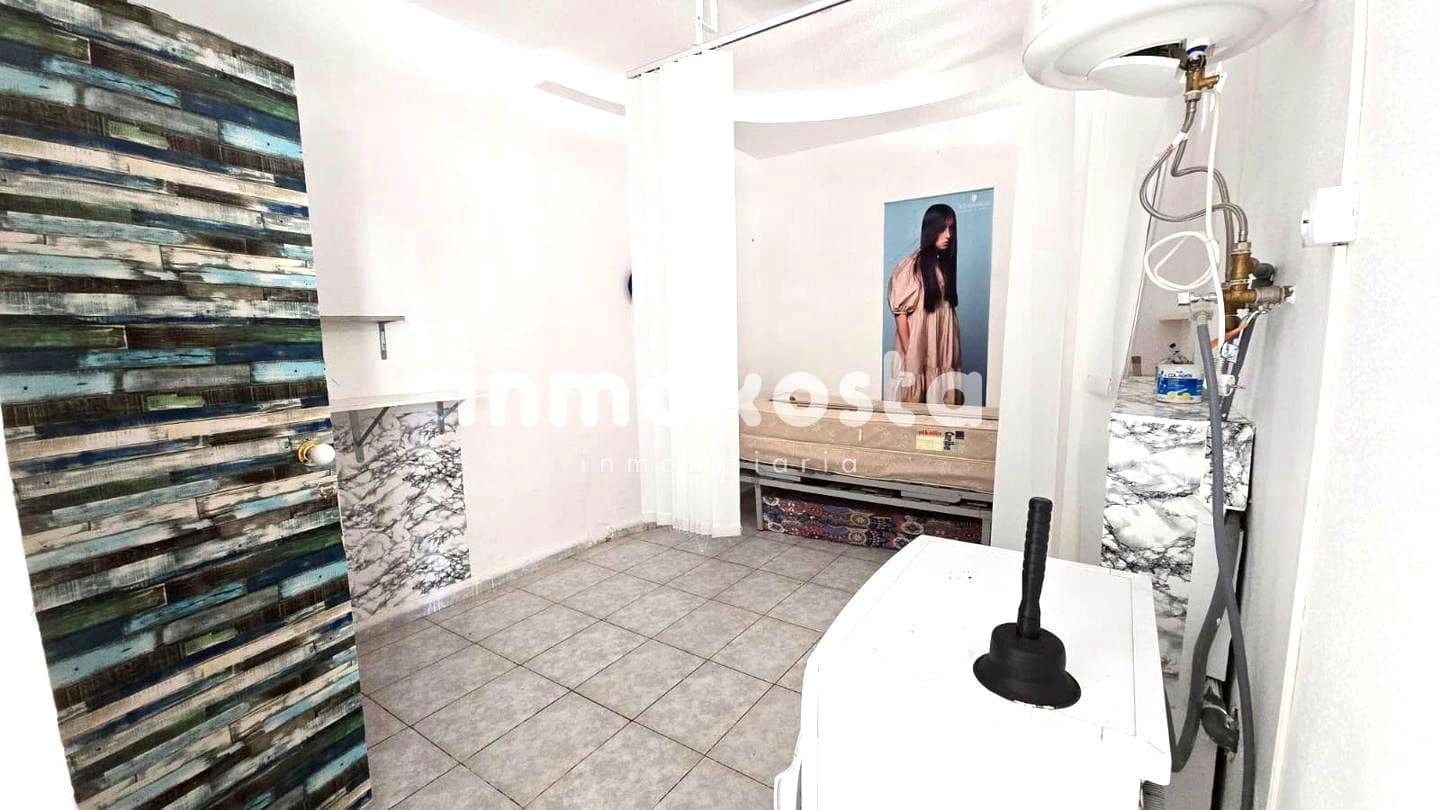 Erhverv til salg i Benidorm - € 232.000 (Ref: 9618003)