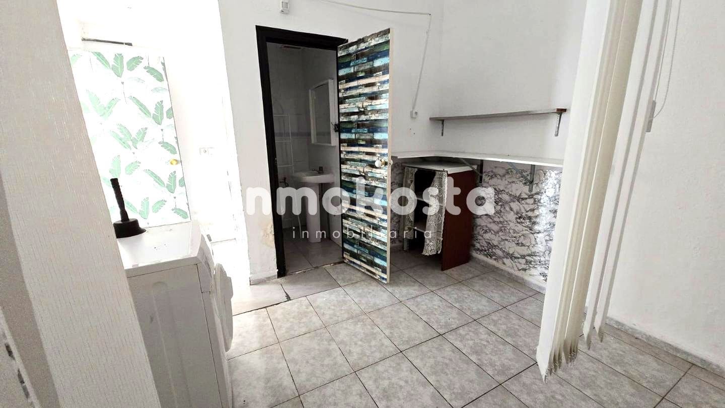 Erhverv til salg i Benidorm - € 232.000 (Ref: 9618003)