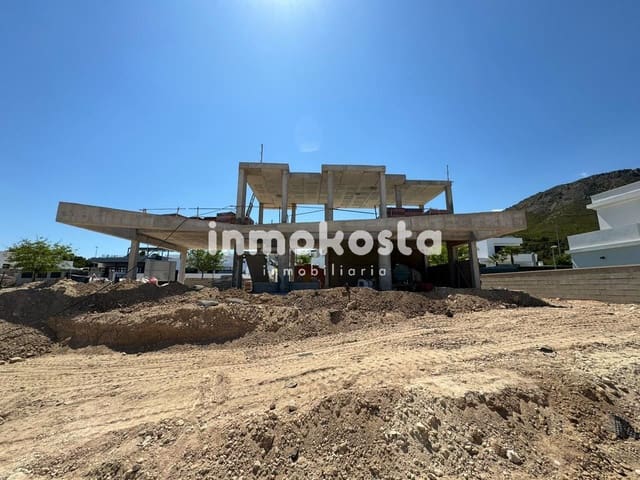 3 soveværelse Villa til salg i Polop med swimmingpool - € 699.000 (Ref: 9618004)