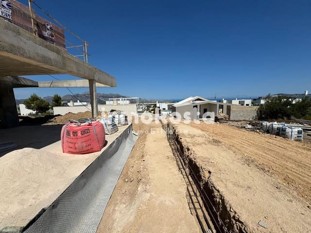 3 soveværelse Villa til salg i Polop med swimmingpool - € 699.000 (Ref: 9618004)