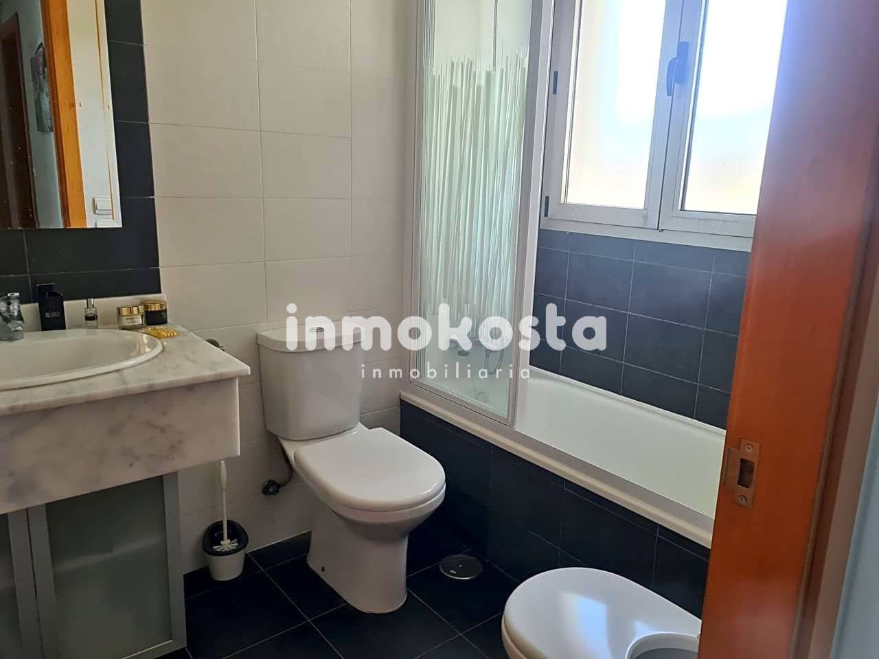 2 soveværelse Lejlighed til salg i Benidorm med swimmingpool garage - € 410.000 (Ref: 9618014)