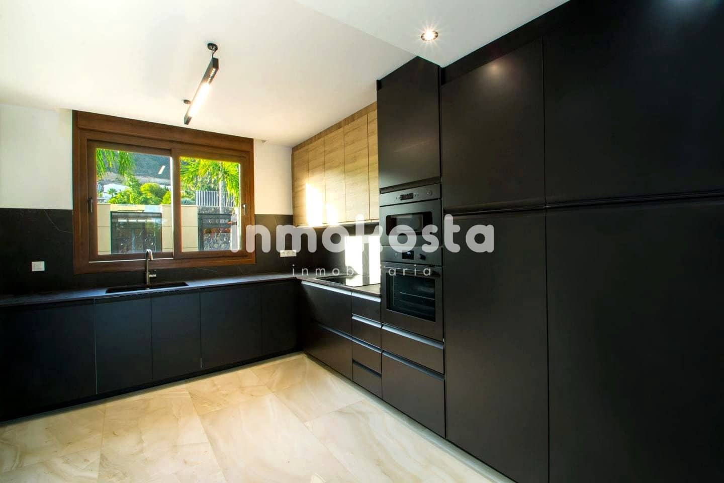 4 soverom Villa til salgs i Finestrat med svømmebasseng garasje - € 800 000 (Ref: 9618017)