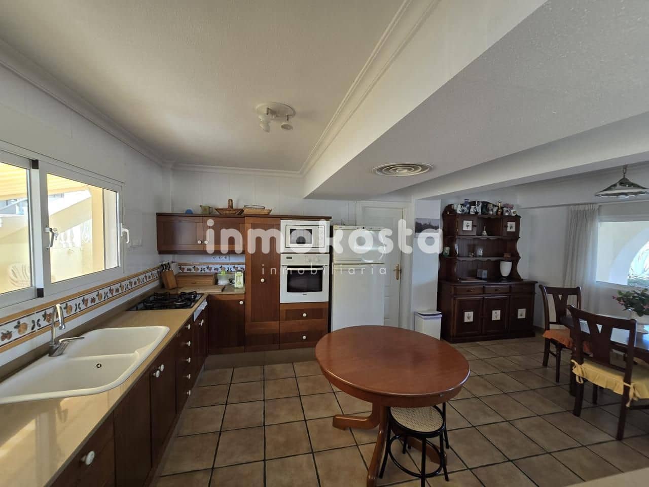 4 slaapkamer Villa te koop in Alfaz del Pi / L'Alfas del Pi met zwembad - € 1.350.000 (Ref: 9618018)