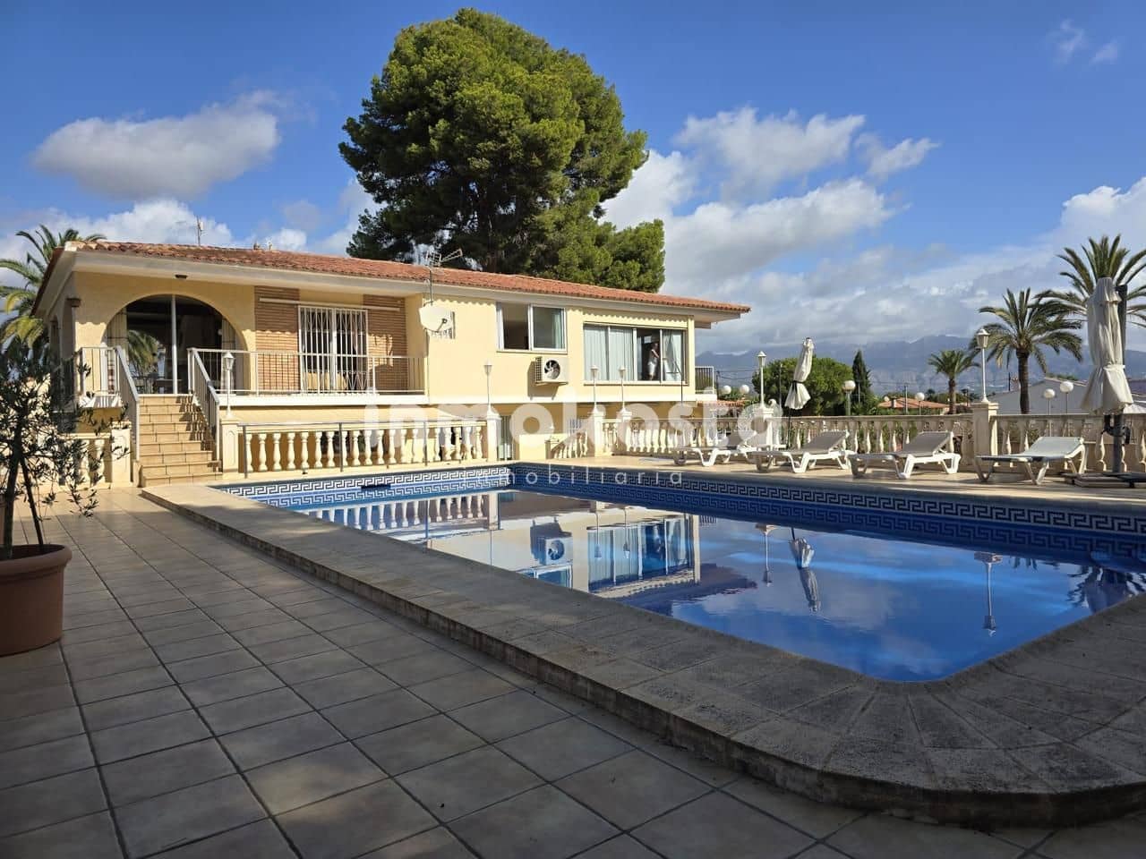 4 slaapkamer Villa te koop in Alfaz del Pi / L'Alfas del Pi met zwembad - € 1.350.000 (Ref: 9618018)