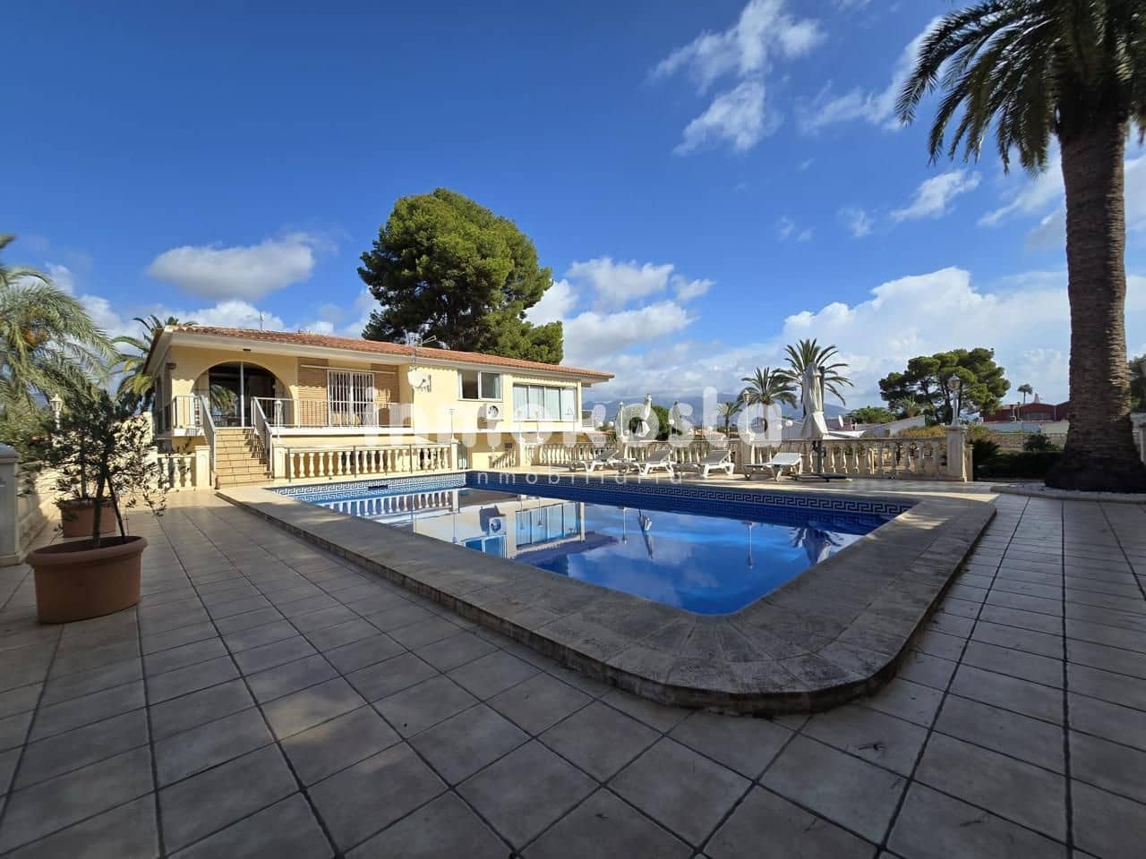 4 slaapkamer Villa te koop in Alfaz del Pi / L'Alfas del Pi met zwembad - € 1.350.000 (Ref: 9618018)