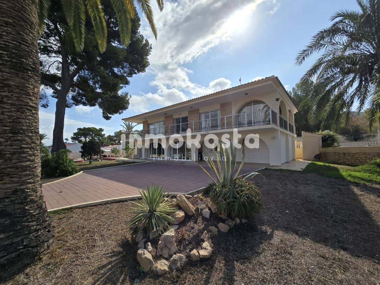 4 slaapkamer Villa te koop in Alfaz del Pi / L'Alfas del Pi met zwembad - € 1.350.000 (Ref: 9618018)