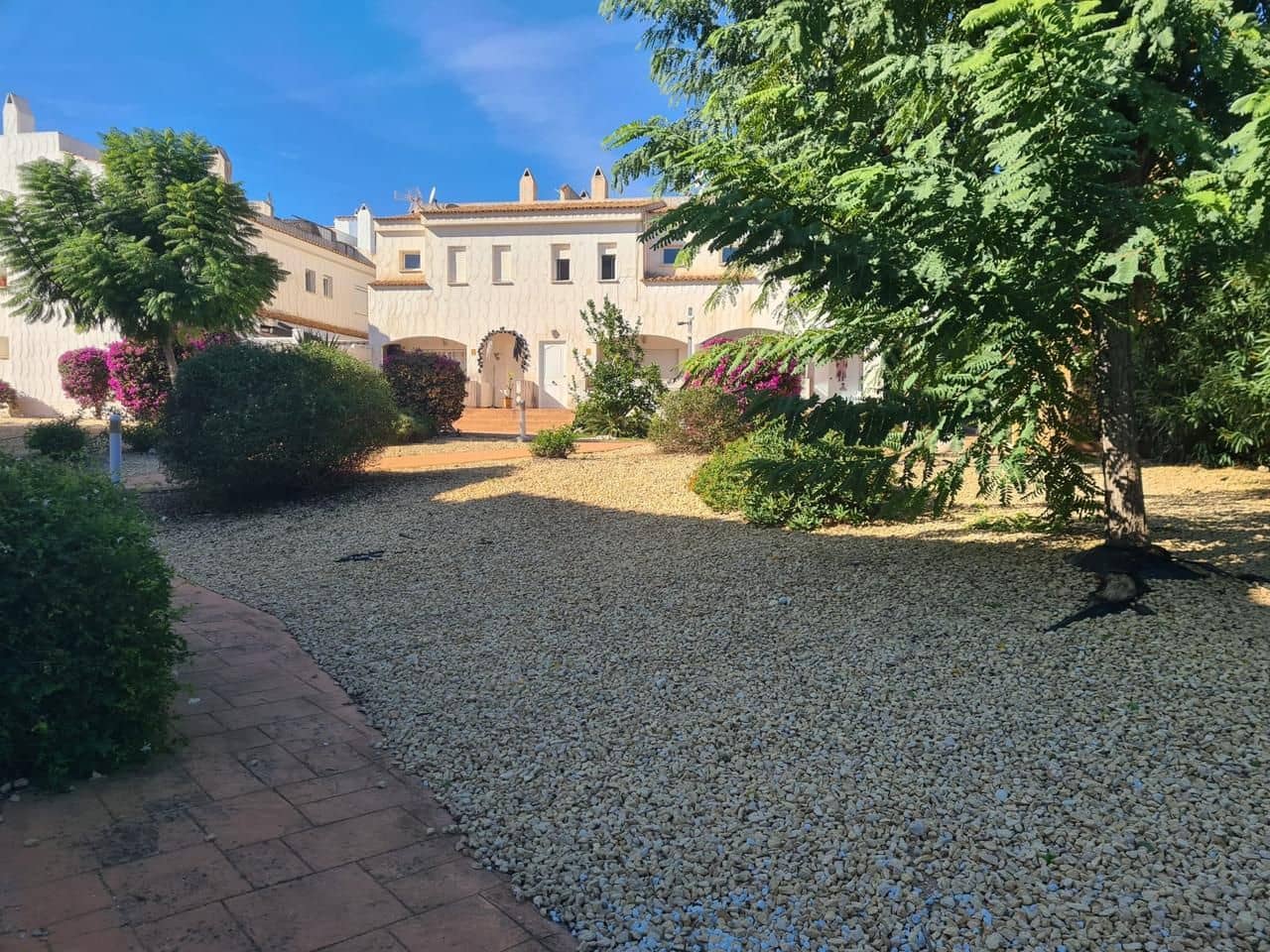 2 soverom Bungalow til leie i La Nucia med svømmebasseng - € 1 000 (Ref: 9618019)