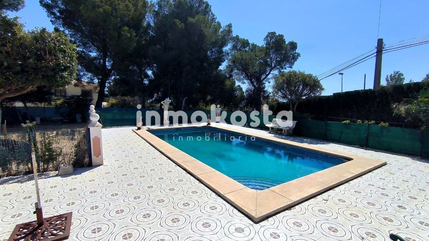 4 slaapkamer Villa te koop in La Nucia met zwembad garage - € 560.000 (Ref: 9618022)