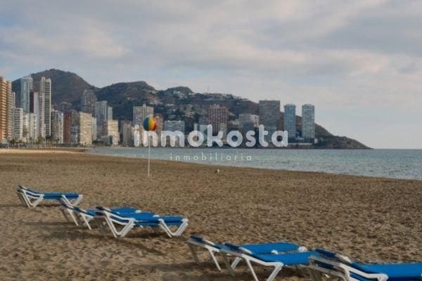 Commercial for sale in Benidorm - € 750,000 (Ref: 9618023)