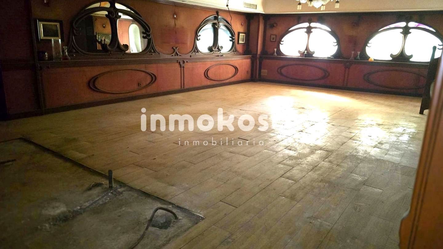 Commercial for sale in Benidorm - € 750,000 (Ref: 9618023)