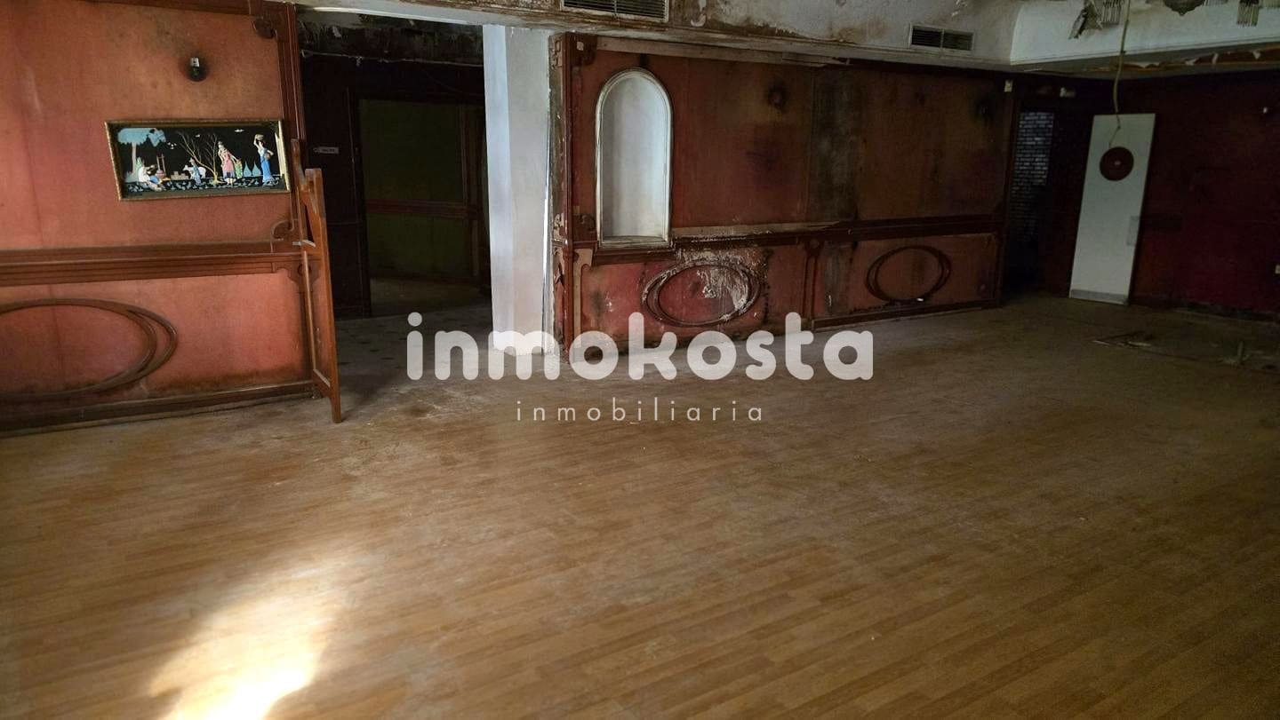 Commercial for sale in Benidorm - € 750,000 (Ref: 9618023)