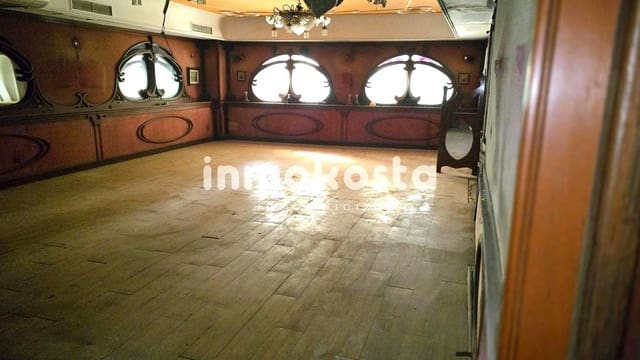 Erhverv til salg i Playa Levante, Benidorm - € 750.000 (Ref: 9618023)