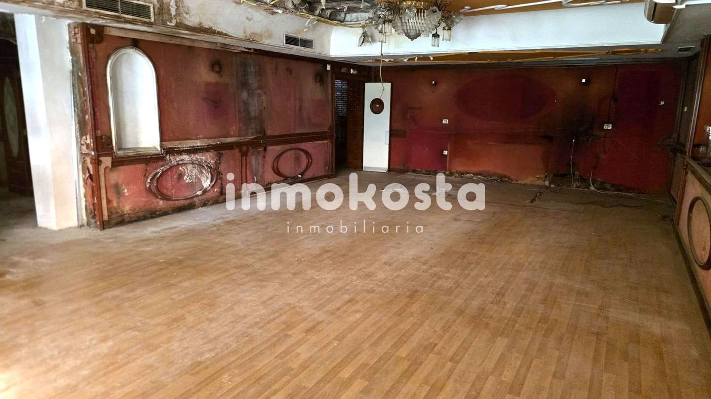 Commercial for sale in Benidorm - € 750,000 (Ref: 9618023)