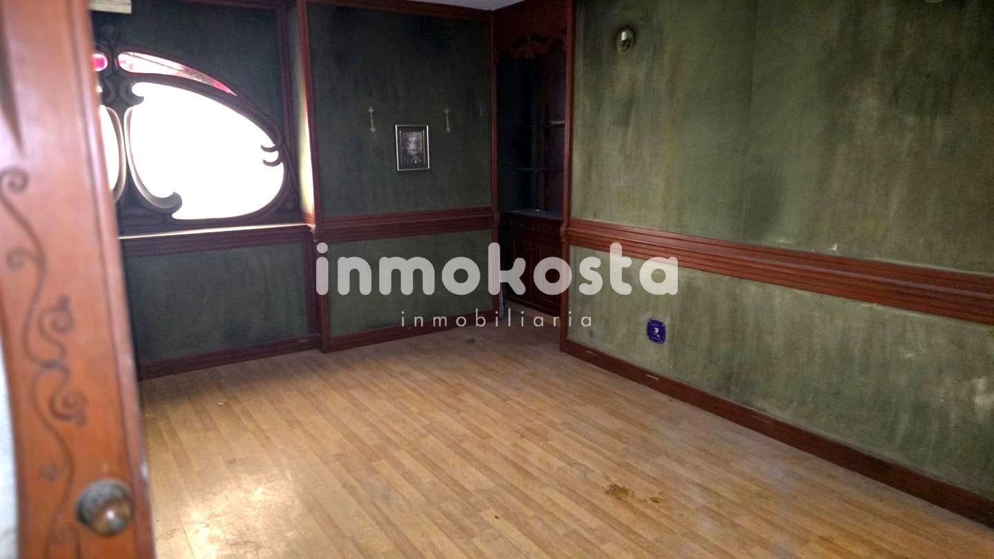 Commercial for sale in Benidorm - € 750,000 (Ref: 9618023)