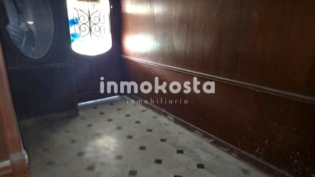 Erhverv til salg i Playa Levante, Benidorm - € 750.000 (Ref: 9618023)