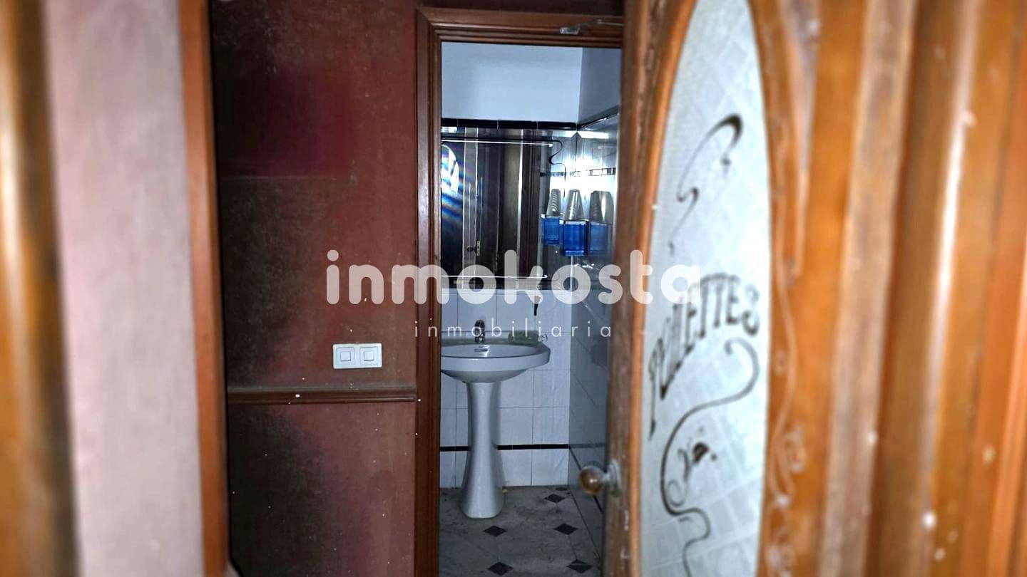 Commercial for sale in Benidorm - € 750,000 (Ref: 9618023)