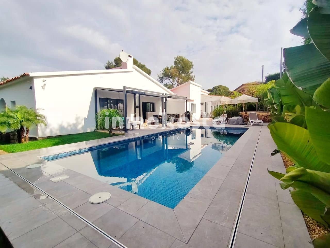 4 sovrum Villa till salu i Benidorm med pool garage - 870 000 € (Ref: 9618024)