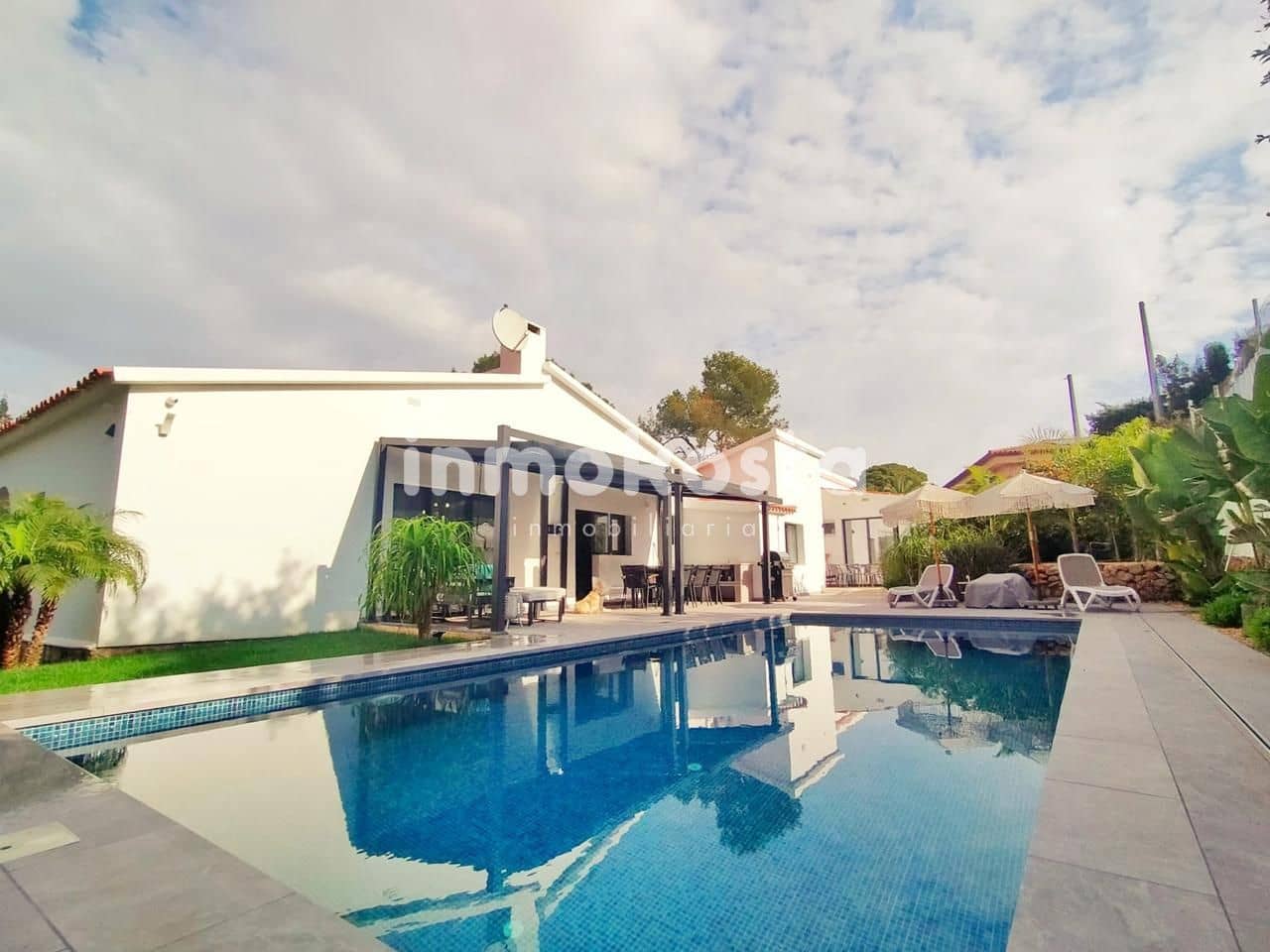 4 sovrum Villa till salu i Benidorm med pool garage - 870 000 € (Ref: 9618024)