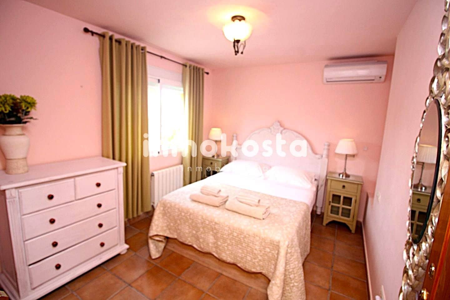 6 slaapkamer Halfvrijstaande villa te koop in Alfaz del Pi / L'Alfas del Pi met zwembad garage - € 590.000 (Ref: 9618032)