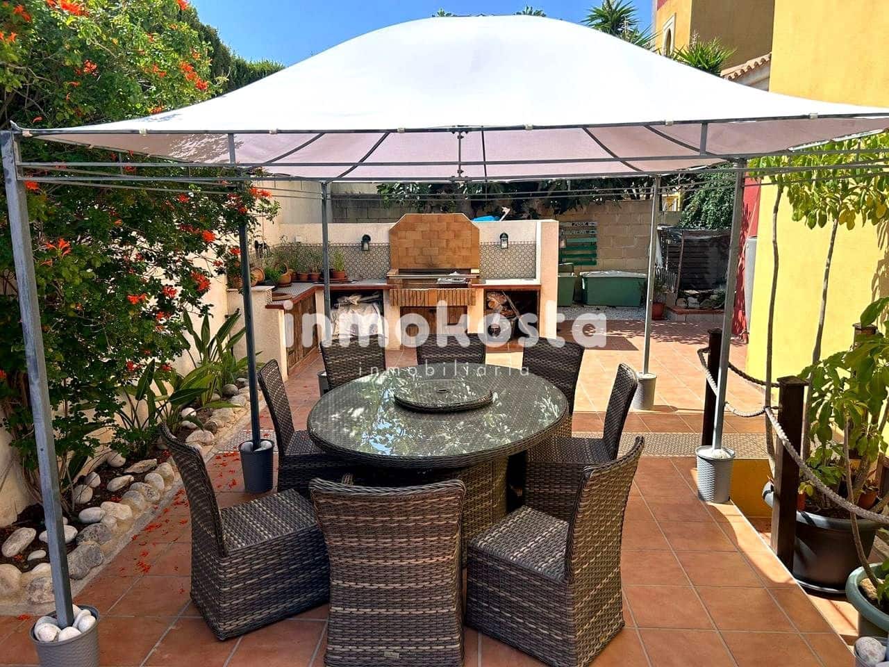 6 slaapkamer Halfvrijstaande villa te koop in Alfaz del Pi / L'Alfas del Pi met zwembad garage - € 590.000 (Ref: 9618032)