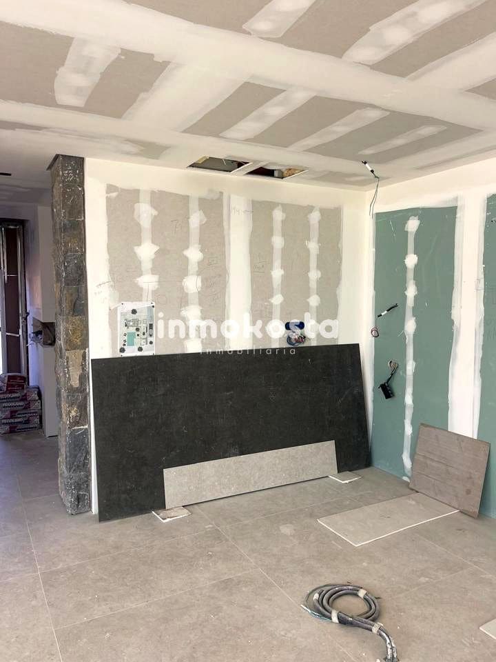 3 bedroom Villa for sale in La Nucia with pool - € 1,325,000 (Ref: 9618035)