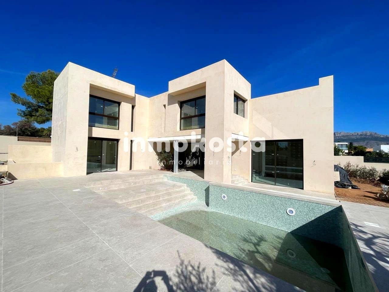 3 bedroom Villa for sale in La Nucia with pool - € 1,325,000 (Ref: 9618035)