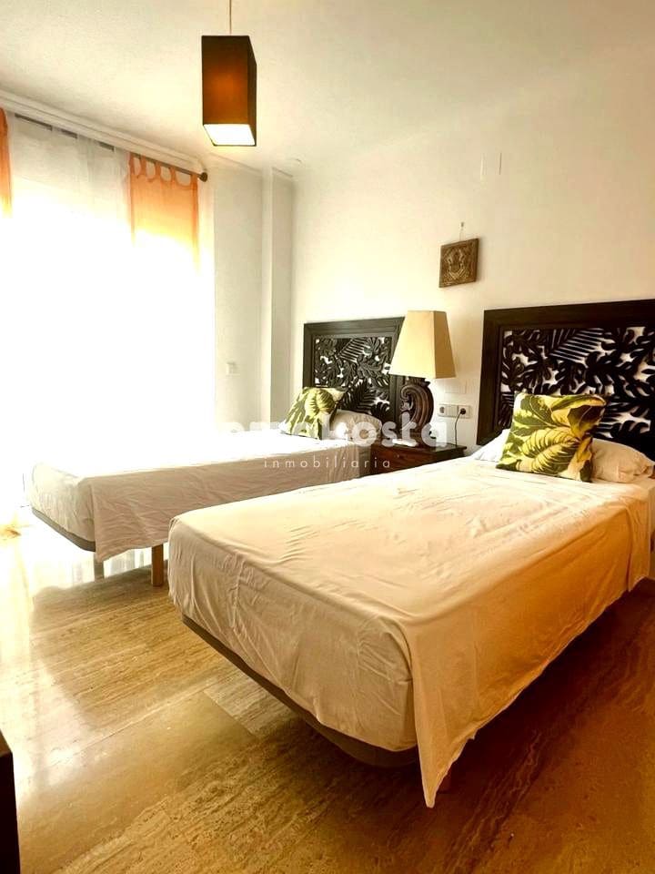 3 sypialnia Mieszkanie na sprzedaż w Alfaz del Pi / L'Alfas del Pi z basenem garażem - 470 000 € (Ref: 9618036)