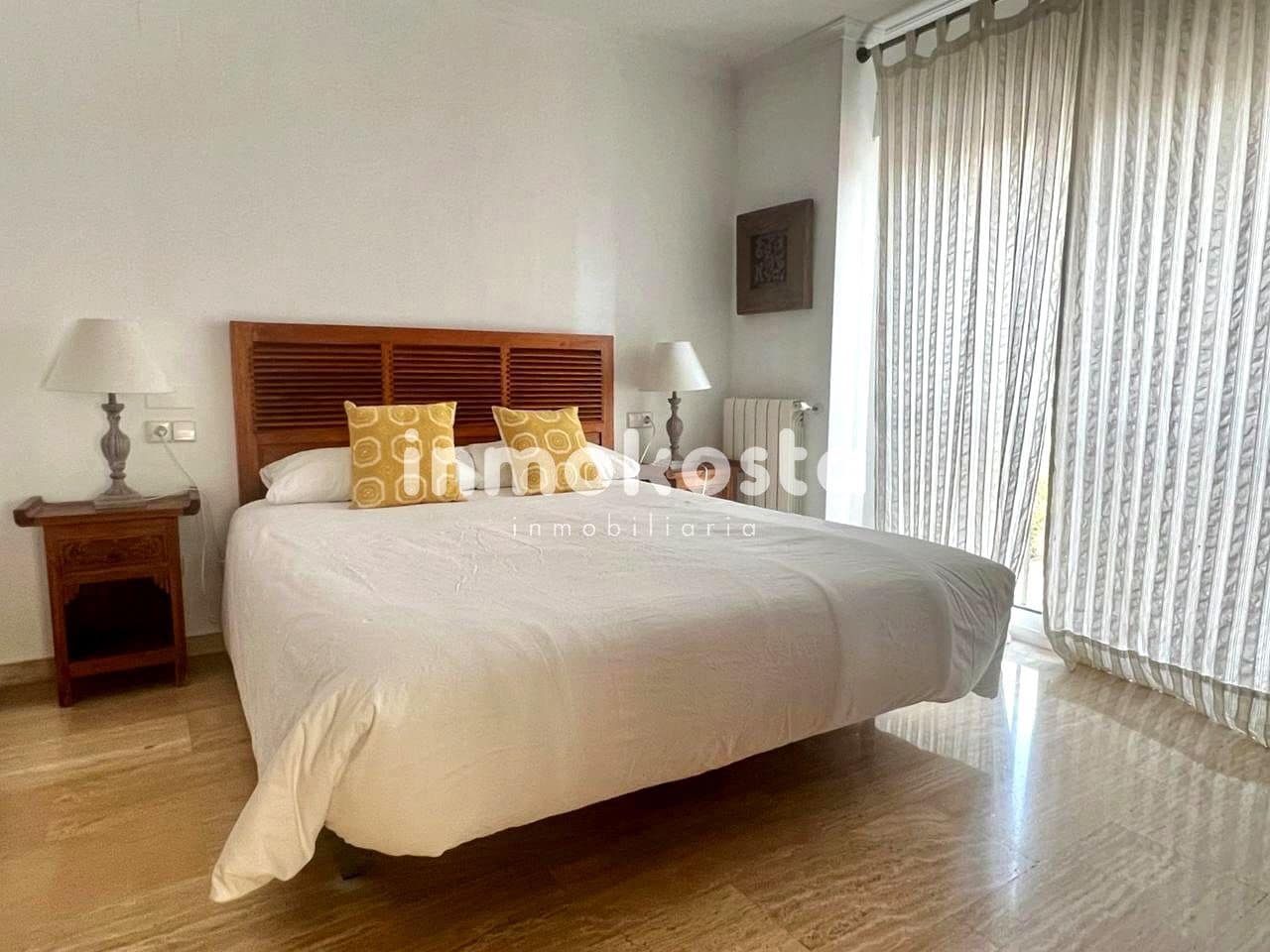 3 sypialnia Mieszkanie na sprzedaż w Alfaz del Pi / L'Alfas del Pi z basenem garażem - 470 000 € (Ref: 9618036)