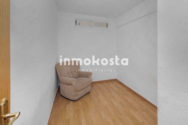 3 bedroom Flat for sale in Sierra Helada, Benidorm with pool - € 195,000 (Ref: 9618037)