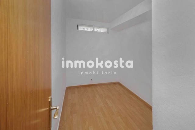 3 bedroom Flat for sale in Sierra Helada, Benidorm with pool - € 195,000 (Ref: 9618037)