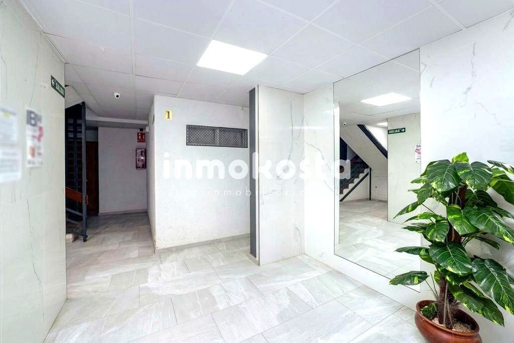 3 soveværelse Lejlighed til salg i Benidorm med swimmingpool - € 170.000 (Ref: 9618040)