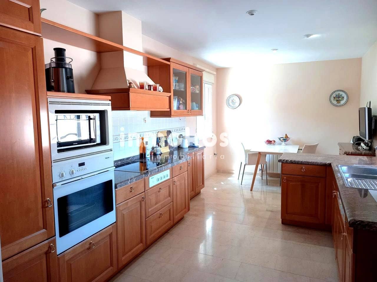 4 slaapkamer Villa te koop in Alfaz del Pi / L'Alfas del Pi met zwembad garage - € 665.000 (Ref: 9618042)