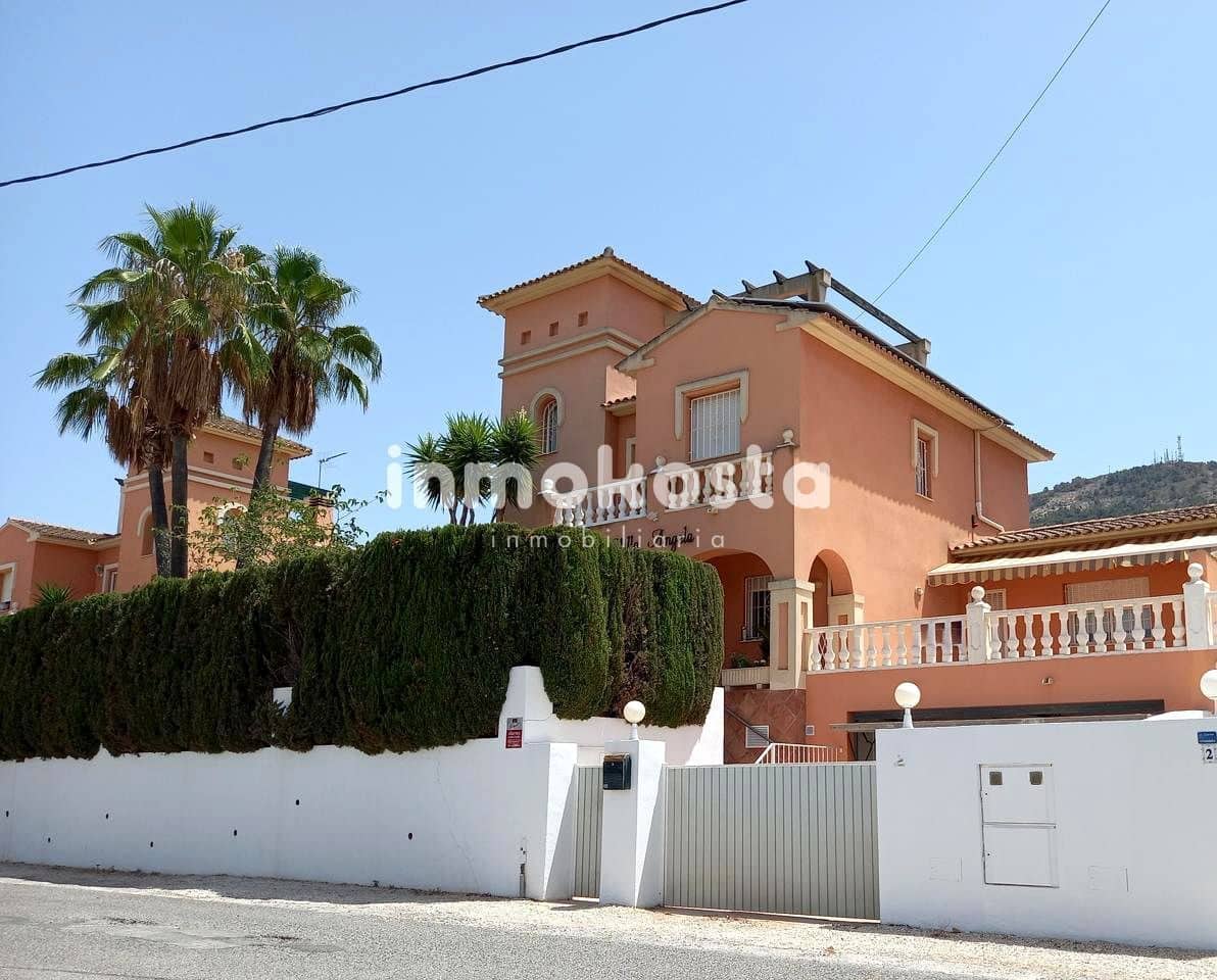 4 slaapkamer Villa te koop in Alfaz del Pi / L'Alfas del Pi met zwembad garage - € 665.000 (Ref: 9618042)