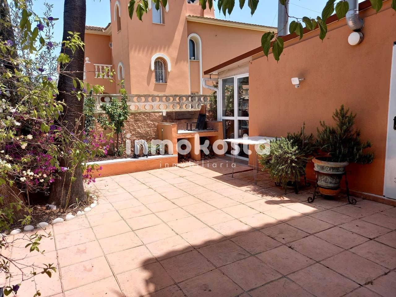 4 slaapkamer Villa te koop in Alfaz del Pi / L'Alfas del Pi met zwembad garage - € 665.000 (Ref: 9618042)