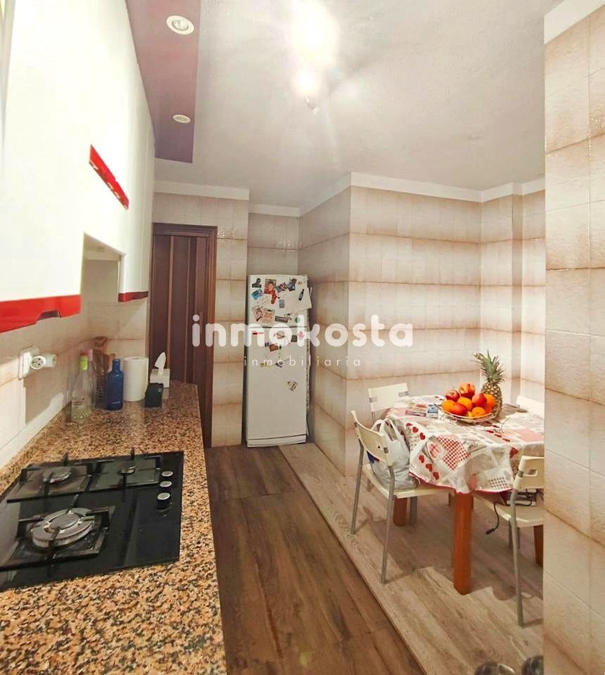 3 soverom Leilighet til salgs i Benidorm med svømmebasseng garasje - € 282 500 (Ref: 9618043)