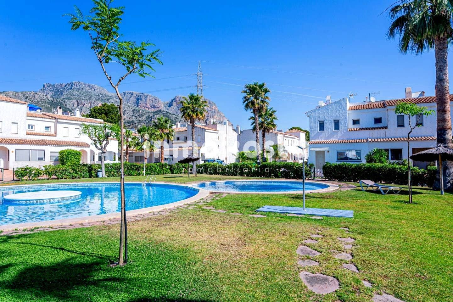 3 soveværelse Semi-Rækkehus til salg i La Nucia med swimmingpool garage - € 268.000 (Ref: 9618045)