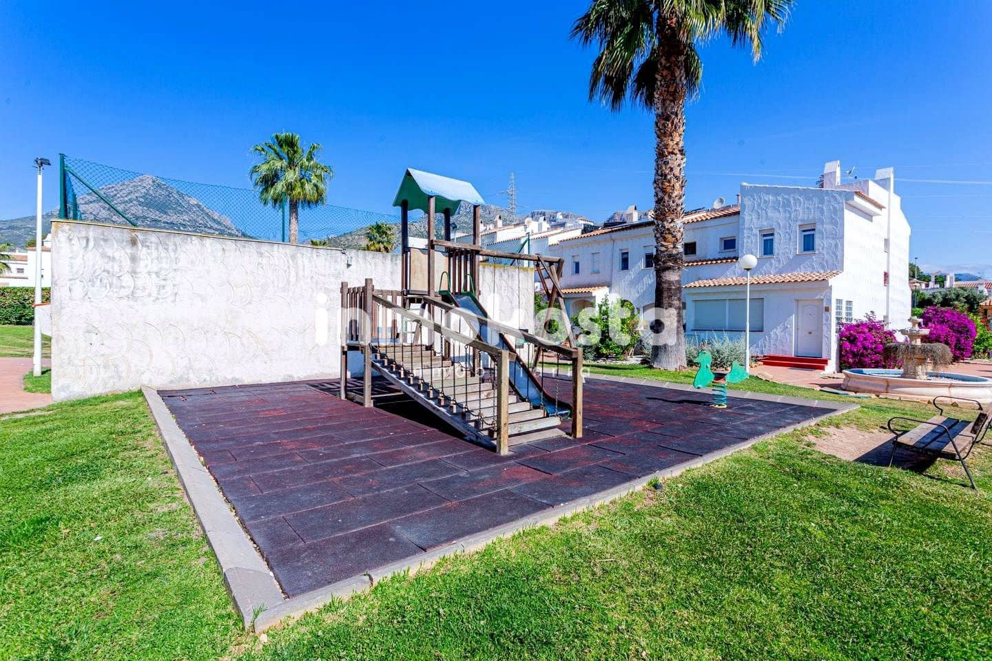 3 soveværelse Semi-Rækkehus til salg i La Nucia med swimmingpool garage - € 268.000 (Ref: 9618045)