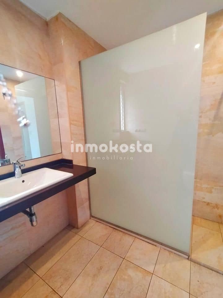 4 soveværelse Lejlighed til salg i Benidorm med swimmingpool garage - € 495.000 (Ref: 9618048)