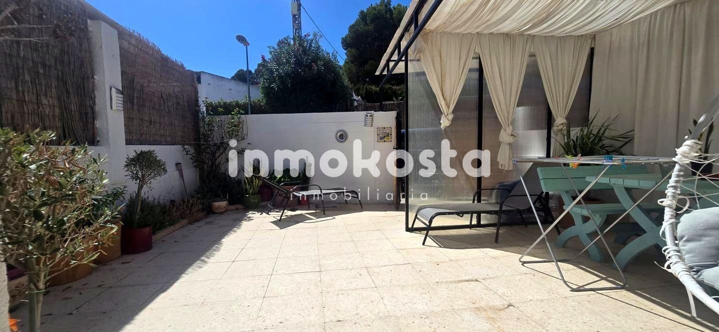 5 soveværelse Bungalow til salg i La Nucia med swimmingpool - € 250.000 (Ref: 9618050)