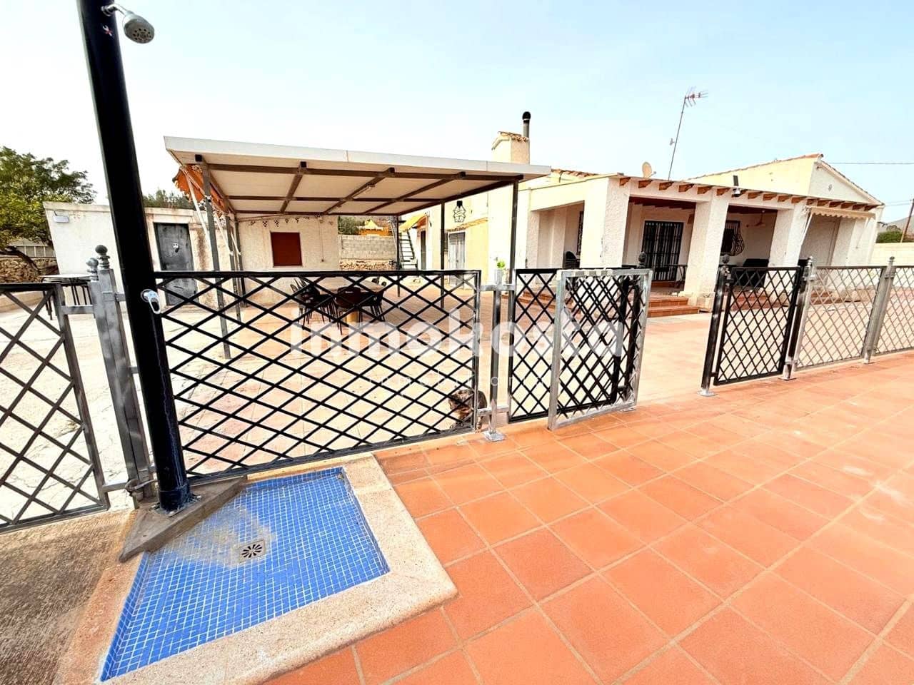 4 makuuhuone Huvila myytävänä paikassa La Villajoyosa / Vila Joiosa mukana uima-altaan 
autotalli - 390 000 € (Ref: 9618053)