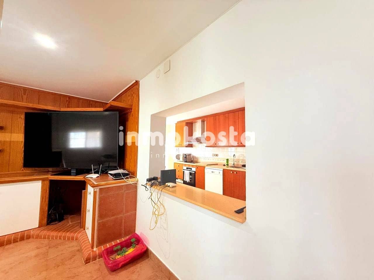 4 makuuhuone Huvila myytävänä paikassa La Villajoyosa / Vila Joiosa mukana uima-altaan 
autotalli - 390 000 € (Ref: 9618053)