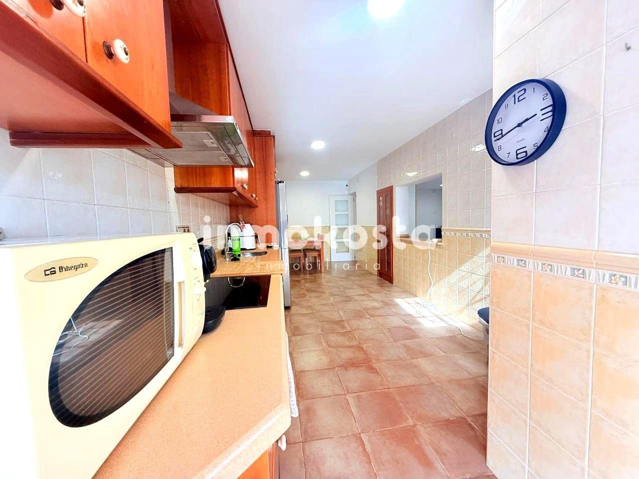 4 makuuhuone Huvila myytävänä paikassa La Villajoyosa / Vila Joiosa mukana uima-altaan 
autotalli - 390 000 € (Ref: 9618053)