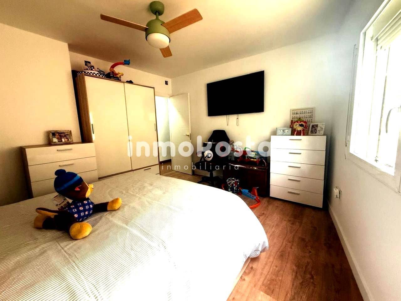 4 makuuhuone Huvila myytävänä paikassa La Villajoyosa / Vila Joiosa mukana uima-altaan 
autotalli - 390 000 € (Ref: 9618053)