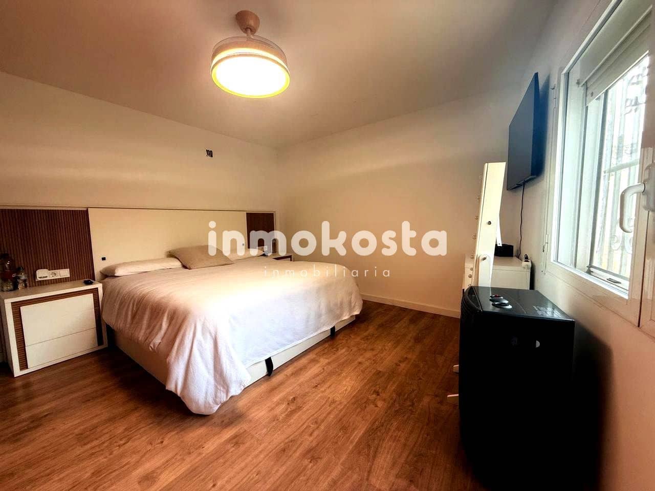 4 makuuhuone Huvila myytävänä paikassa La Villajoyosa / Vila Joiosa mukana uima-altaan 
autotalli - 390 000 € (Ref: 9618053)