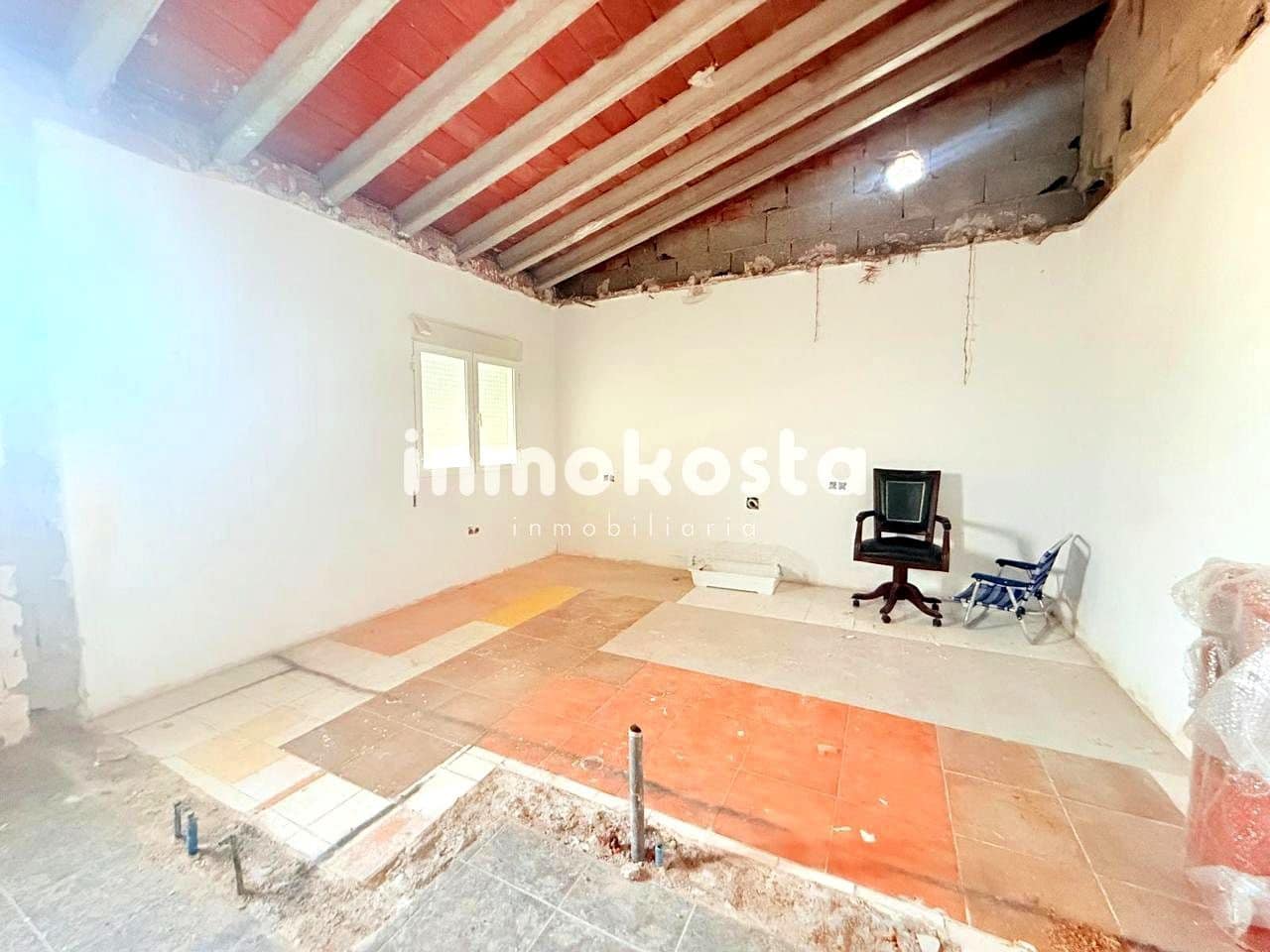 4 makuuhuone Huvila myytävänä paikassa La Villajoyosa / Vila Joiosa mukana uima-altaan 
autotalli - 390 000 € (Ref: 9618053)