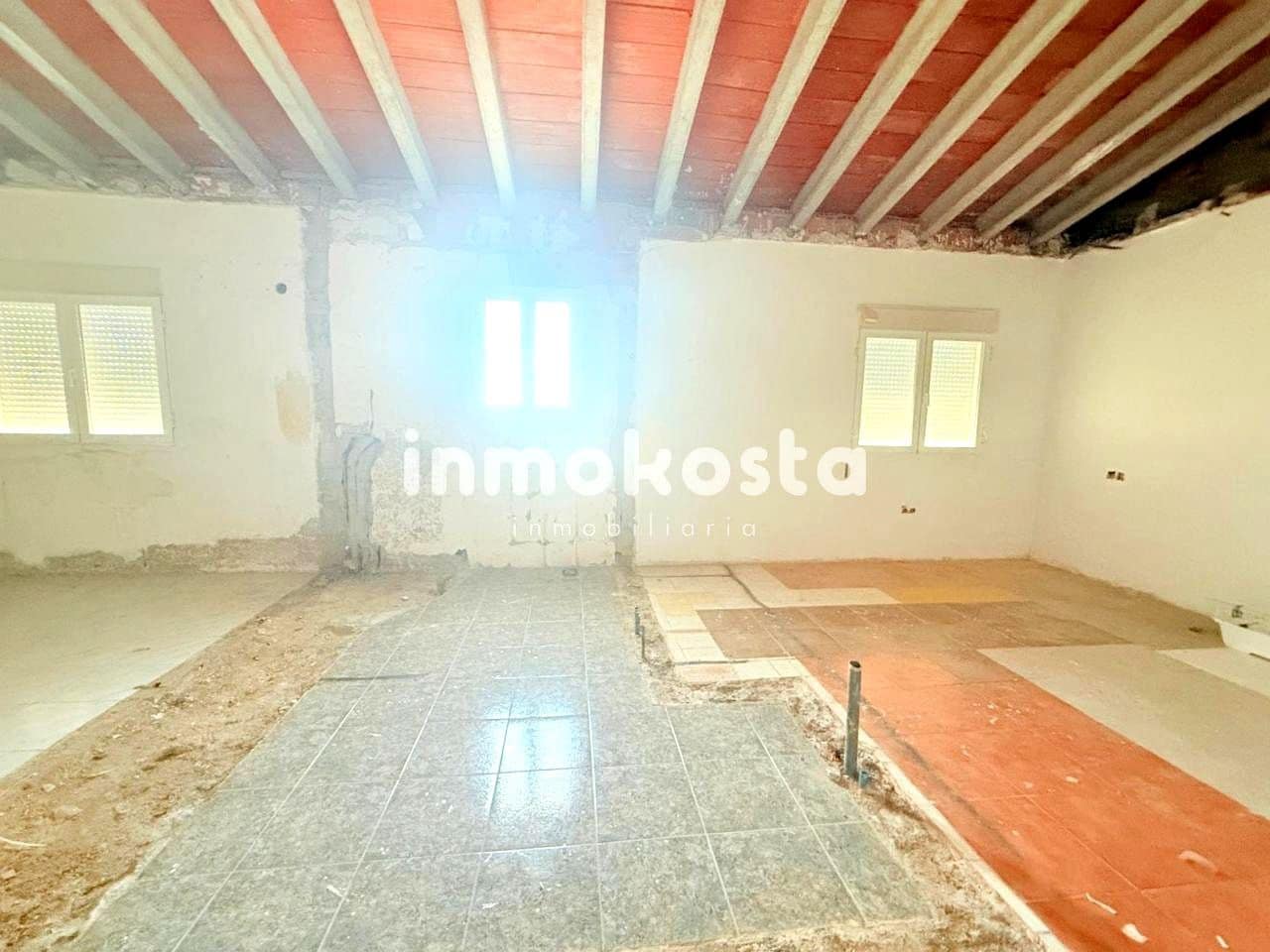 4 makuuhuone Huvila myytävänä paikassa La Villajoyosa / Vila Joiosa mukana uima-altaan 
autotalli - 390 000 € (Ref: 9618053)