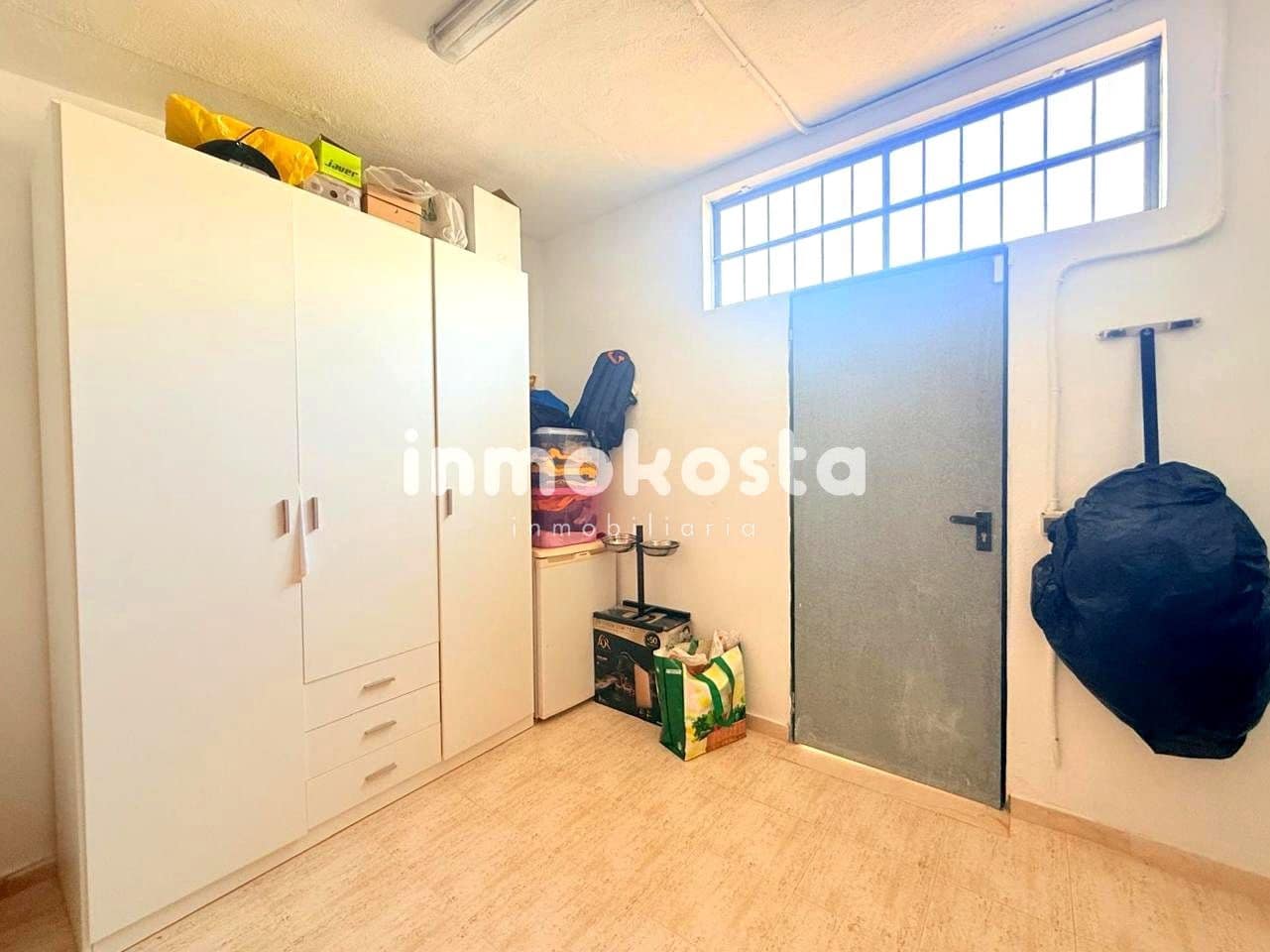 4 makuuhuone Huvila myytävänä paikassa La Villajoyosa / Vila Joiosa mukana uima-altaan 
autotalli - 390 000 € (Ref: 9618053)