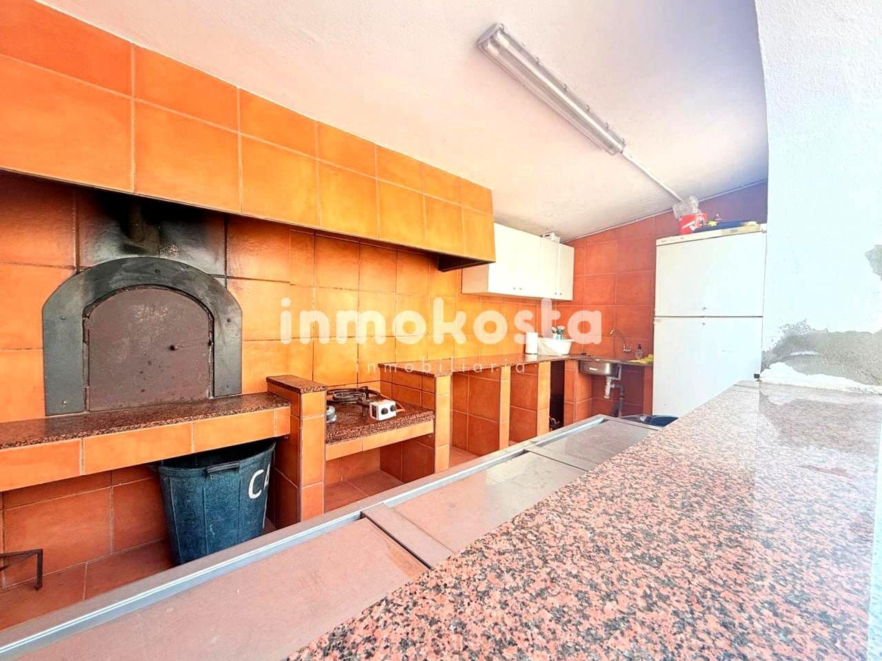 4 makuuhuone Huvila myytävänä paikassa La Villajoyosa / Vila Joiosa mukana uima-altaan 
autotalli - 390 000 € (Ref: 9618053)